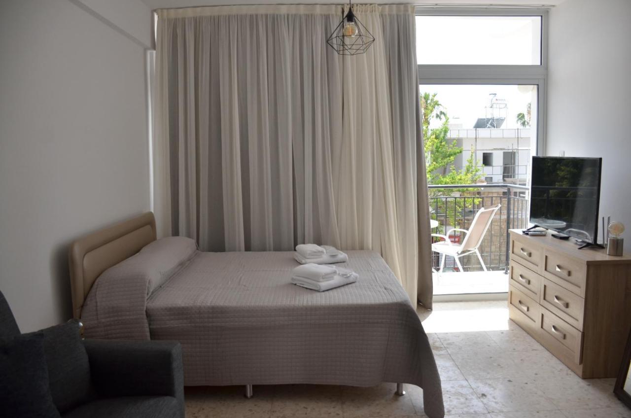 Almyria Apartments - By Imh Travel & Tours Paphos Exterior foto